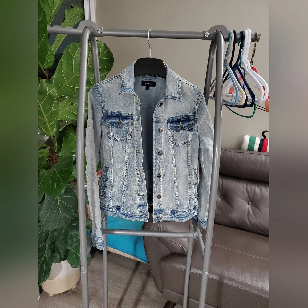 BNWT Distressed Jean Jacket - Picture 1 of 4